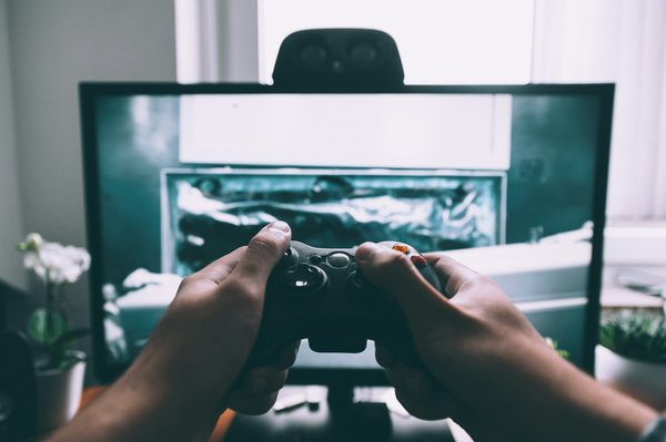 Quels sont les avantages des périphériques sans fil pour le gaming?